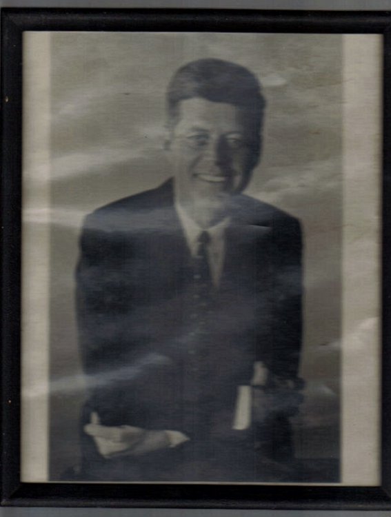 SIGNED PHOTOGRAPH.